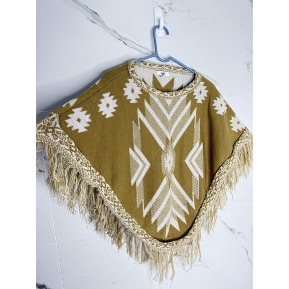 Mudd Jackets & Blazers - VTG Mudd OSFM Beige Ivory Knit Poncho Pullover Fringe Boho Hippie Festival Aztec